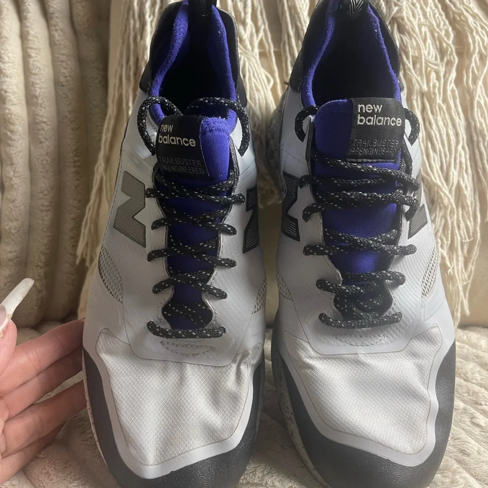 New Balance Trailbuster Men's White Purple Black Sneakers Size 9.5 - Picture 3 of 7